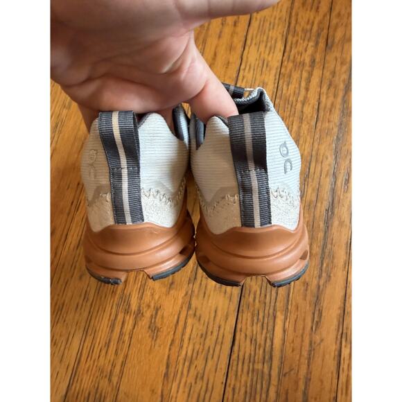 On Running Cloudaway Shoes Womens Size 7.5 Gray Tan Slip On Hiking 49.98406 - Picture 12 of 12